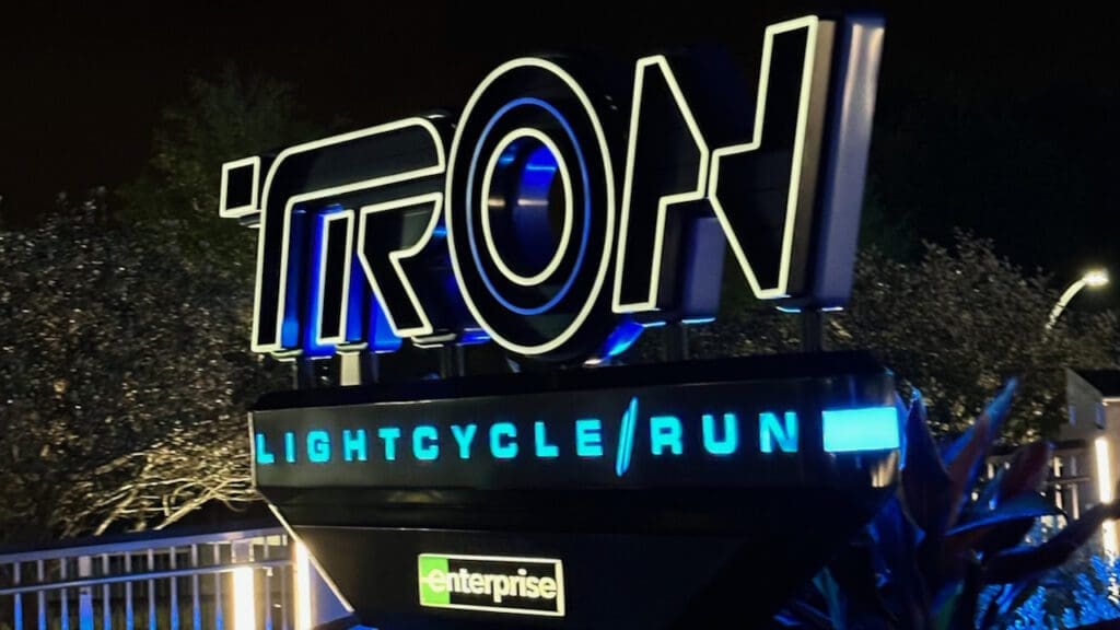 Tron Lightcycle Run, Picture