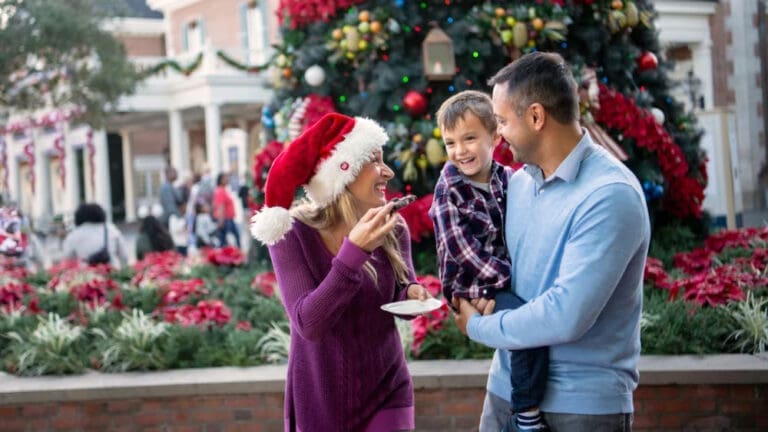 Play, Stay, and Enjoy a Disney Dining Promo Card This Holiday Season—and Beyond!