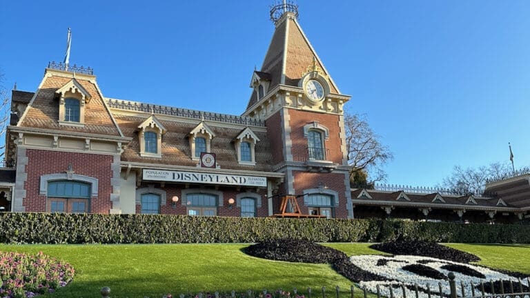 Big Update Coming to Disneyland Resort’s Early Entry Program in 2024!