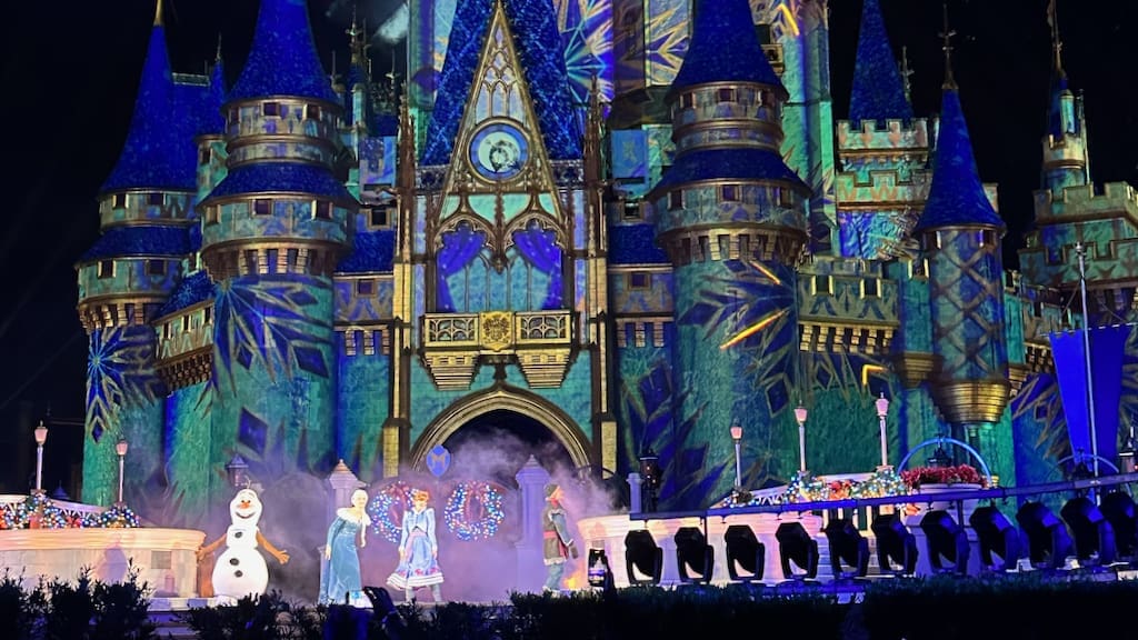 Mickey's Very Merry Christmas Party guide