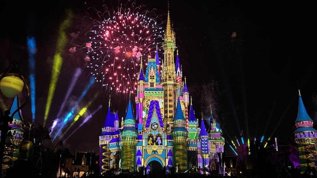 Mickey's Very Merry Christmas Party Guide