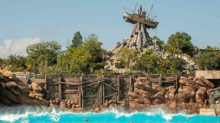 Dive into the Magic: Free Disney Water Park Access for Resort Guests in 2025!